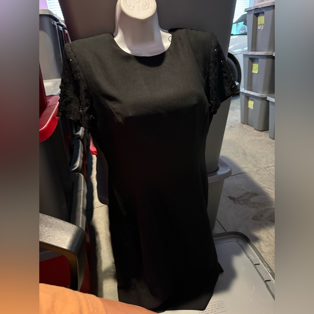 Elegant Black Dress with Beaded Sleeves mp15